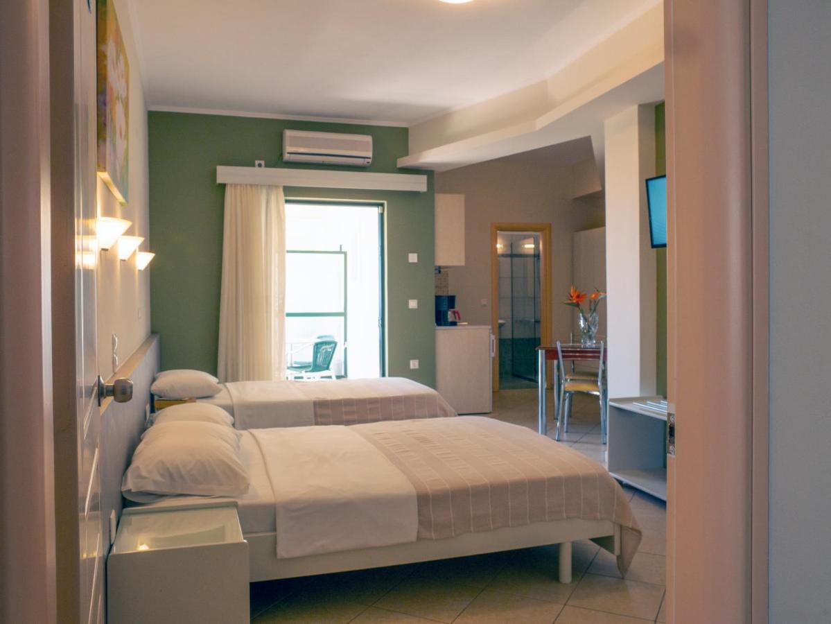 Hotel Loukas Vrachos Paralia Vrachou Exteriör bild
